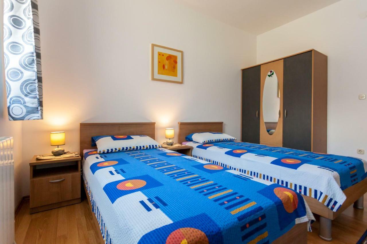 Apartments Belavic By El-Pi Tours Njivice Eksteriør bilde
